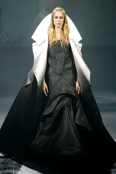 Look 25